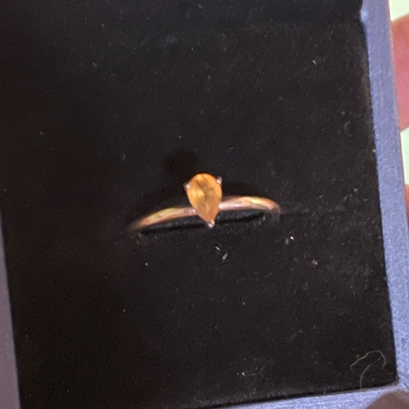 925 stamped sterling silver and genuine citrine ring - Picture 3 of 8